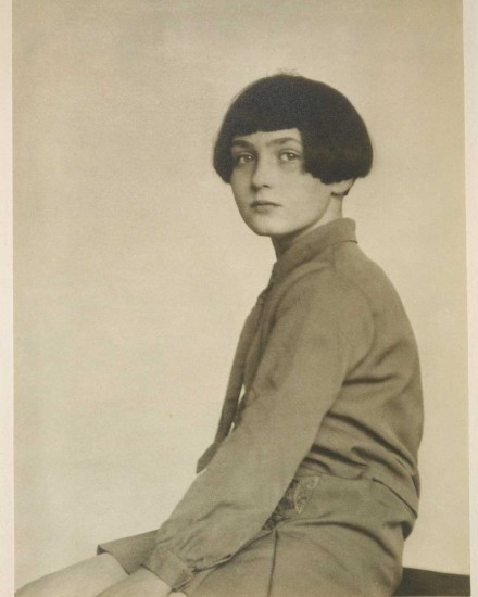 Fabienne, la hija de Arthur Cravan y Mina Loy, en una imagen de finales de los años 20.