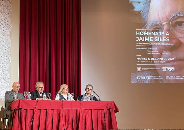 Marco Antonio Coronel, Jaime Siles, Carmen de Rosa y Toni Alcolea durente el acto en el Ateneo Mercantil de Valencia.